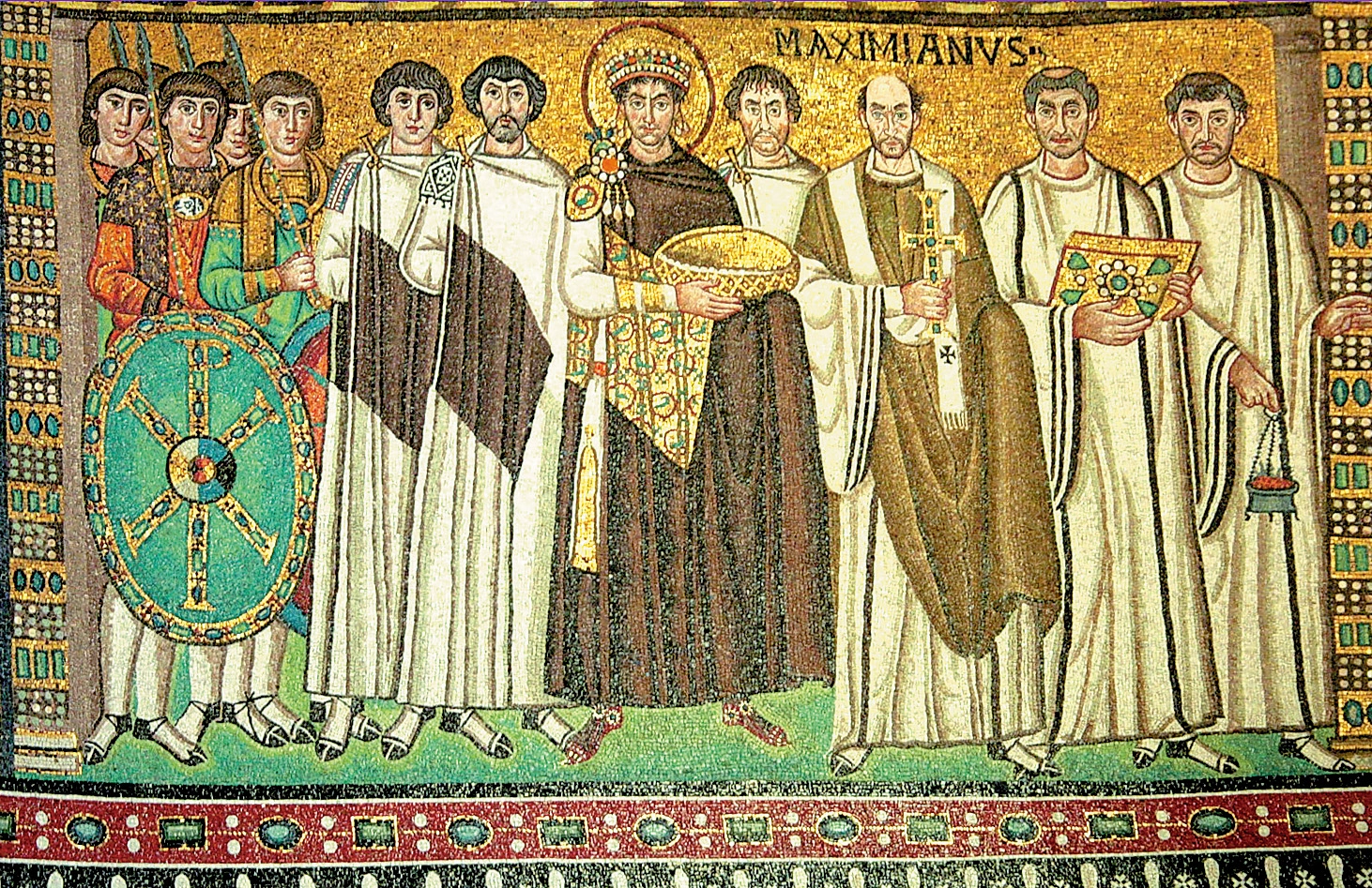 Святой император Юстиниан со свитой. Собор Сан-Витале в Равенне. VI в.